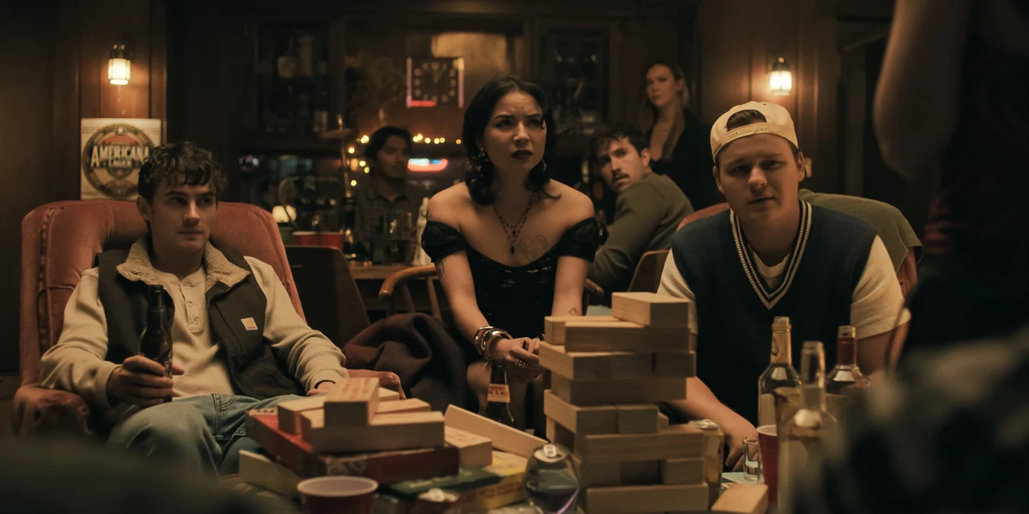 Obsession filmi, Bear ve arkadaşları oyun gecesi